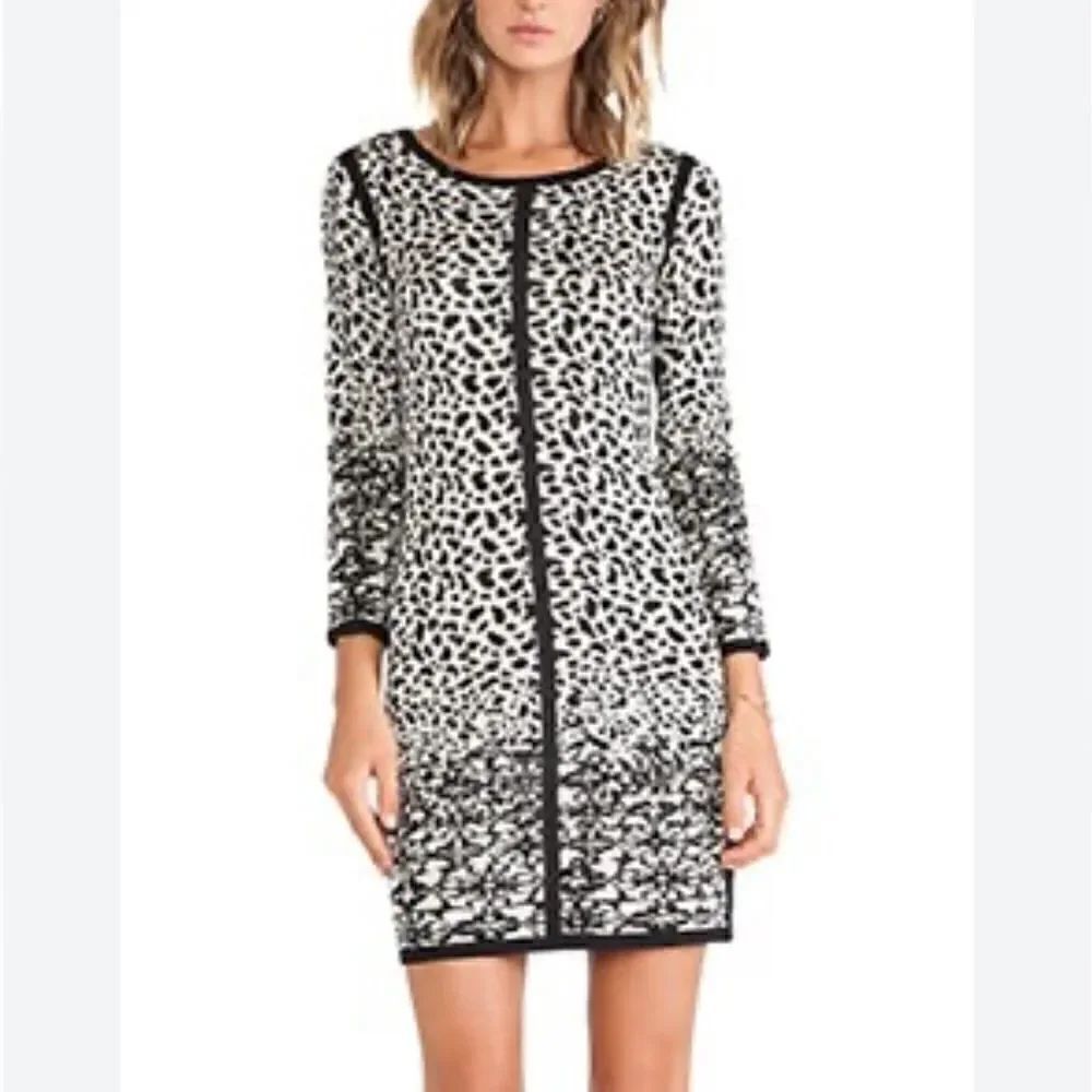 Velvet by Graham and Spencer Mya Snow Leopard Jacquard Dress Women’s Small